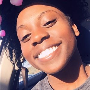 Meet your Posher, Andria